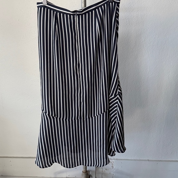 NWT Banana Republic Zip Back Skirt Size 4 - Picture 5 of 5